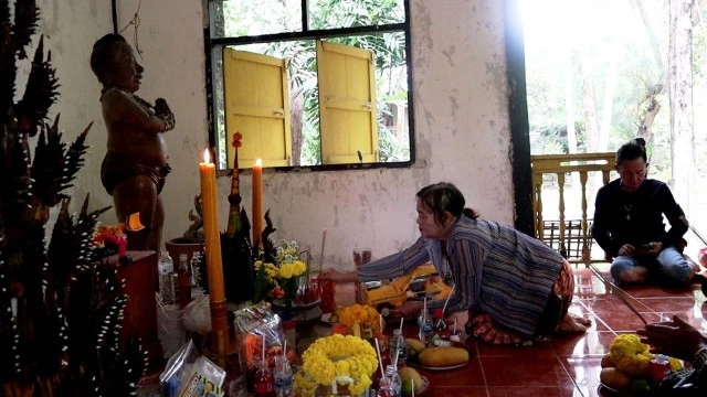 ชาวบ้านแห่แก้บน"บักหำขวด" หลังรับโชคลาภก้อนใหญ่ ป้าวัย 50 ปี ส่องเลขเด่น 9-3-9,23,67