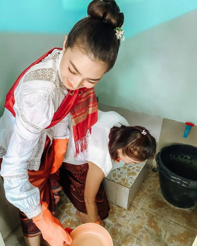 นางเอกสายบุญ "แพนเค้ก-ครอบครัว" ร่วมเป็นเจ้าภาพกฐินประจำปี ที่ จ.ศรีสะเกษ