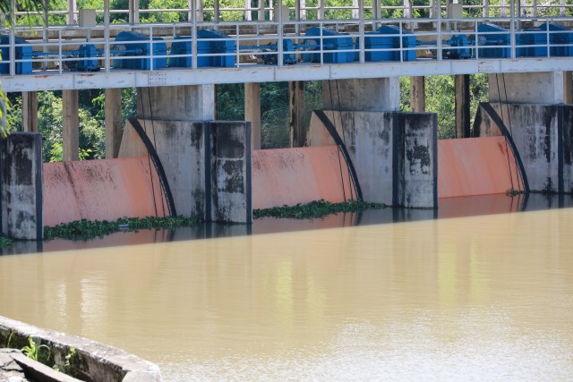 ลำตะคองปรับแผนระบายน้ำออกจากเขื่อนวันละ 1.6 ล้าน