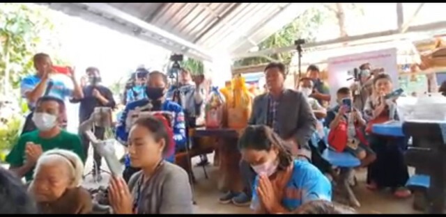 ลุงพลป้าแต๋นจัดงานขึ้นบ้านใหม่แฟนคลับแห่ร่วมงานคึกคัก
