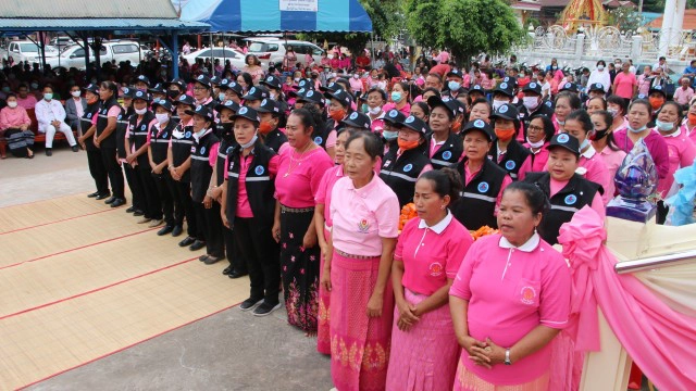เพื่อนอสม.แห่สวมชุดสีชมพูร่วมงานศพน.ส.น้ำทิพย์