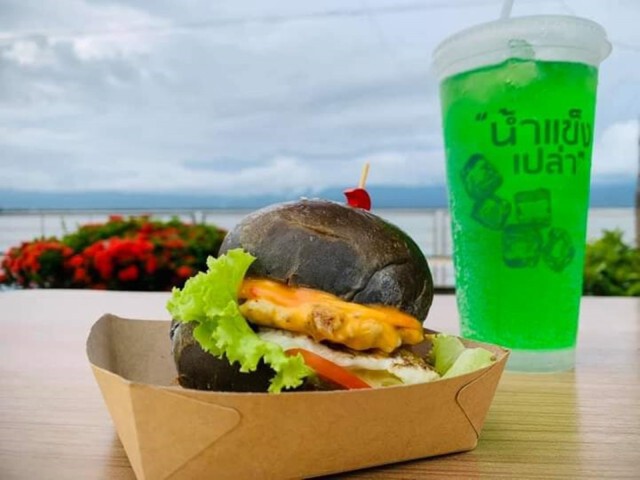 "ตาอ้วนเบอร์เกอร์"19บาท อร่อยเต็มคำ