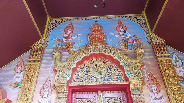 แปลก!แห่ดูช่อฟ้าหัสดีลิงค์หนึ่งเดียวในพะเยา