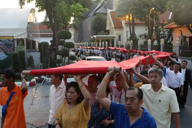 เปิดที่มา 'ห่มผ้าแดง'สักการะพระบรมธาตุ วัดสระเกศ