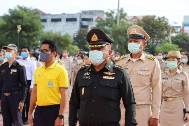 ร้องเพลงชาติไทยแสดงพลังปกป้องสถาบันของชาติ