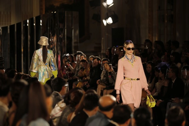 เจ้าฟ้าสิริวัณณวรีฯ ทรงจัดแฟชั่นโชว์ SIRIVANNAVARI เผยโฉมคอลเลคชั่นทรงออกแบบออทั่ม-วินเทอร์ 2020/21