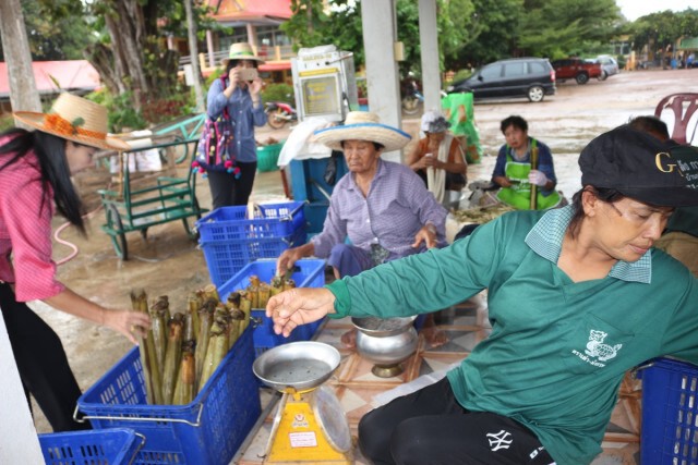 งานบุญ"ข้าวหลามอบถัง"วัดปากพิงตะวันตก