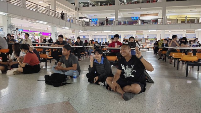 "ไผ่ ดาวดิน" จัดชุมนุมโทรโข่ง พร้อมเพื่อนจากเรือนจำ