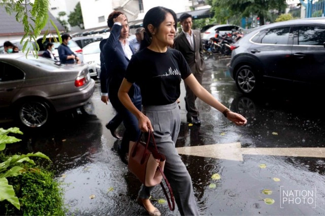 ศาลปล่อยตัวชั่วคราว 'ธนาธร-ปิยบุตร-ช่อ -พิธา' คดีร่วมแฟลชม็อบหน้าสกายวอล์ค