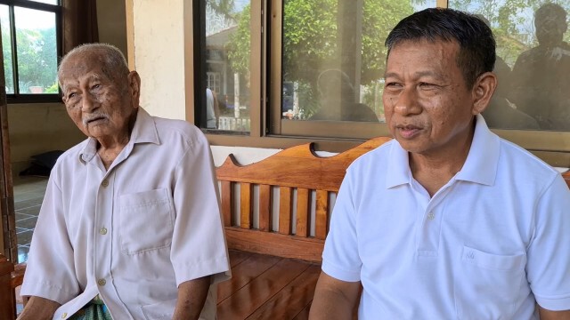 สุดทึ่ง!!คุณทวด103ปียังแข็งแรงปลูกผักกินเอง
