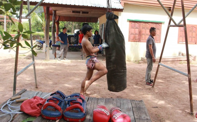 อดีต ผญบ.สร้างค่ายมวยไทยดึงเยาวชนห่างไกลยาเสพติด