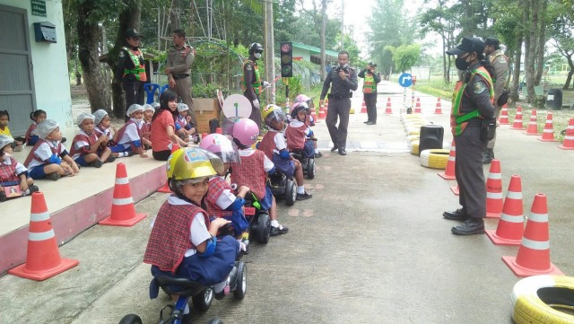 เรื่องดีๆที่บอกต่อ"สนามจราจรเด็ก"ความรู้นอกห้องเรียน