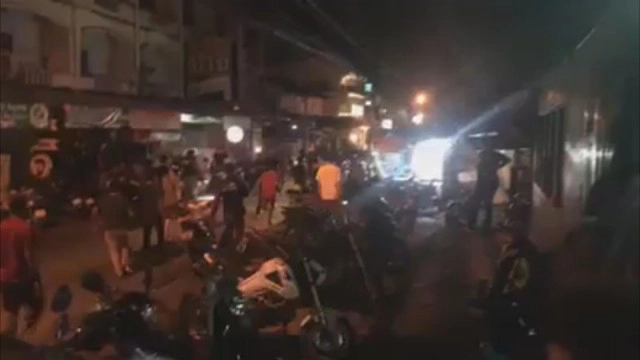 ชุลมุน!วัยรุ่นกว่า20คนยกพวกวิวาทกลางเมืองโคราช