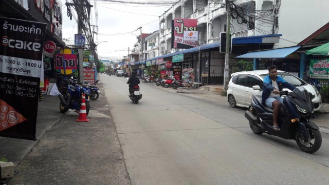 ชุลมุน!วัยรุ่นกว่า20คนยกพวกวิวาทกลางเมืองโคราช