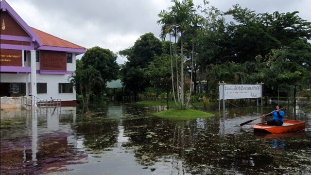 ลำน้ำจักราชหนุน น้ำมูลทะลักท่วมศูนย์ราชการอำเภอพิมาย