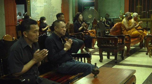 ฮือฮา! จัดโคโยตี้เต้นหน้าศพให้เพื่อนตามสัญญา