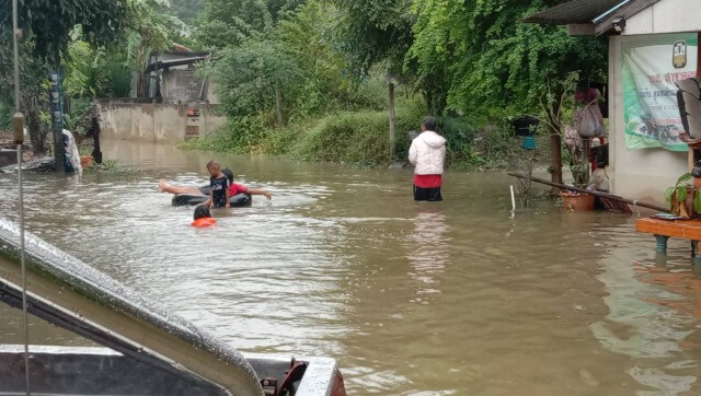 น้ำท่วมโนนสูงยังอ่วมผู้ป่วยติดเตียงเดือดร้อน