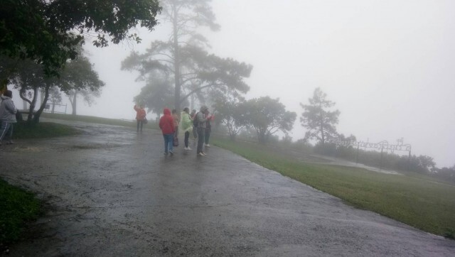 สัมผัสอากาศหนาวปนฝนชมทะเลหมอกยอดภูเรือ