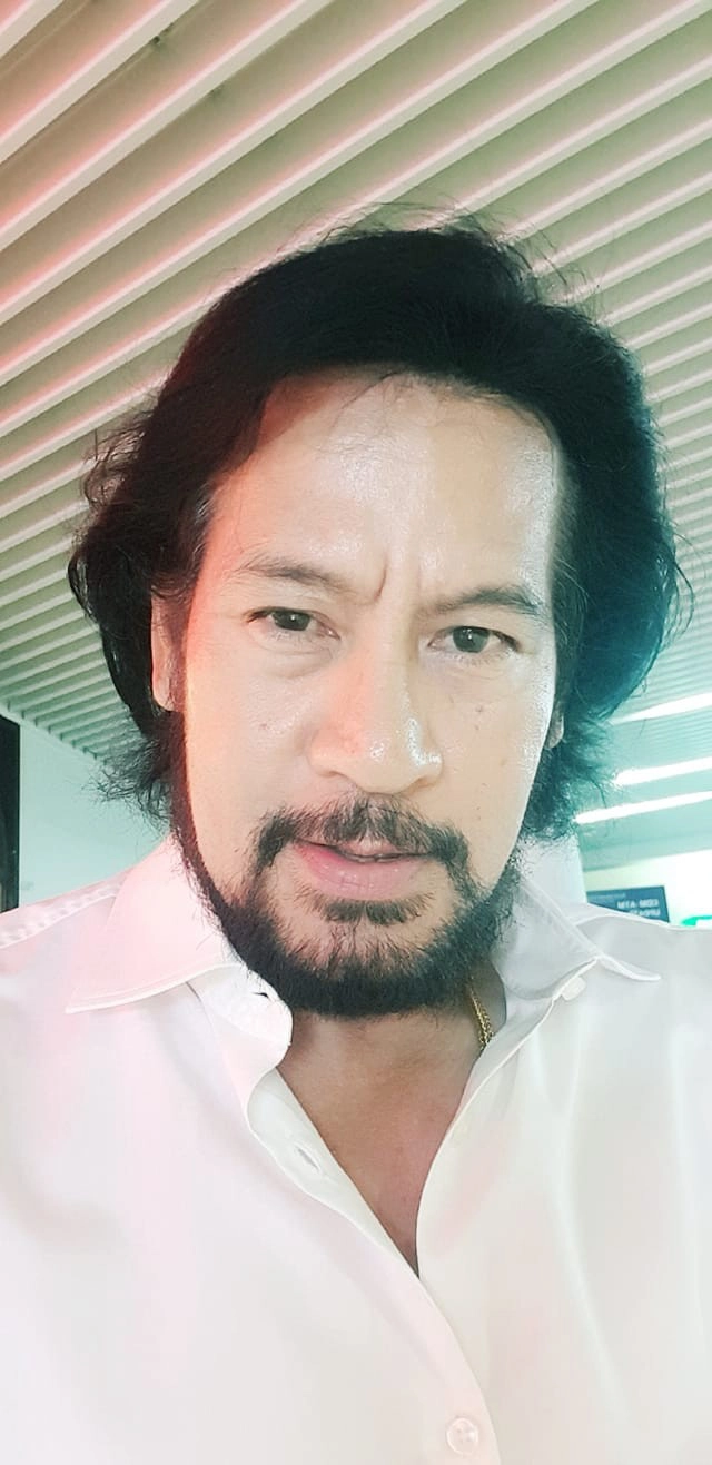 "บิณฑ์" ย้ำจุดยืนจงรักภักดี ชวนรับเสด็จ 1 พ.ย. อย่ากลัว-ให้อีกฝ่ายเห็นพลัง