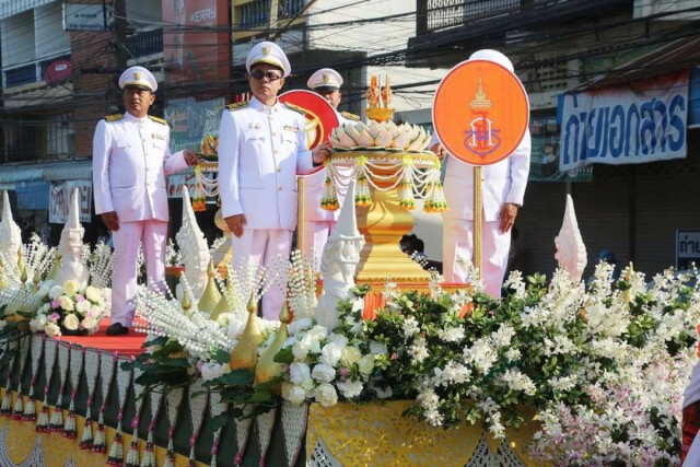 "สุโขทัย"อัญเชิญไฟพระฤกษ์-พระประทีปพระราชทานร่วมงานลอยกระทง