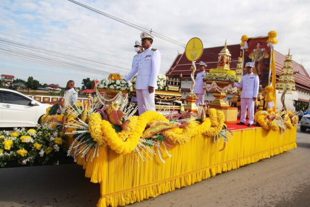 "สุโขทัย"อัญเชิญไฟพระฤกษ์-พระประทีปพระราชทานร่วมงานลอยกระทง