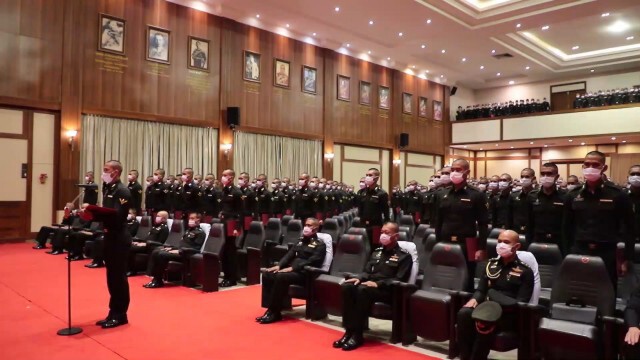 ผบ.ทบ.ประดับยศนายสิบจบใหม่ขอเป็นกำลังพิทักษ์ชาติให้มั่นคง