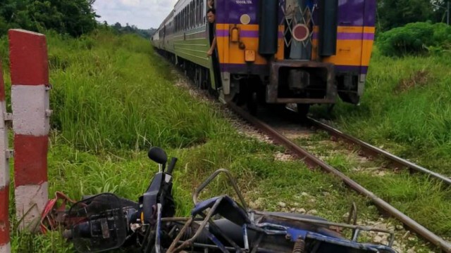 รถไฟด่วนพิเศษ37ชนจยย.พ่วงข้างสยอง3ศพ