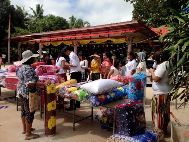 กฐินสามัคคีโปรยทานเครื่องนอนรับลมหนาว