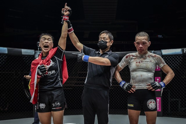 ออง ลา เอ็น ซาง ซูเปอร์สตาร์เมียนมา  เสียเข็มขัดแชมป์วันฯ