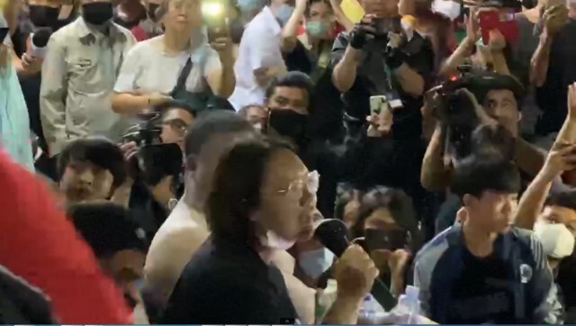ประมวลเหตุ "มวลชนราษฎร" ปักหลัก สน.ประชาชื่น