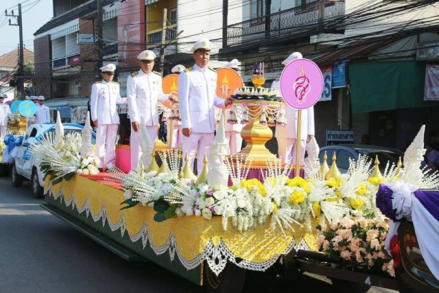 "สุโขทัย"อัญเชิญไฟพระฤกษ์-พระประทีปพระราชทานร่วมงานลอยกระทง