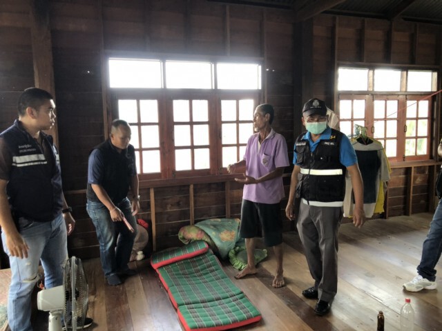 รวบหนุ่มใหญ่ทวงหนี้โหดปาดคอเพื่อนบ้านสาหัส