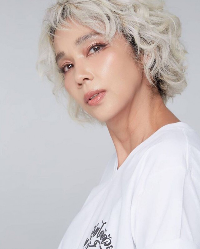 "จันทร์จิรา จูแจ้ง" เตือนสติคนไทย โพสต์ภาพจำ ในหลวง ร.9 ทรงงานหนักตลอด 70 ปี