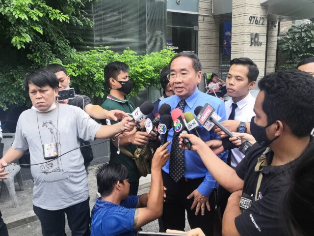 เจรจา 3 ชม.! ทนายเผย "ไมค์-เพนกวิน" ได้รักษาตัวในรพ.ต่อ