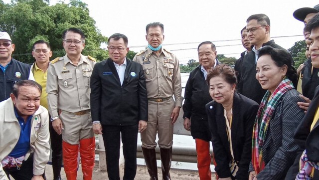 "บิ๊กป้อม"ตรวจน้ำท่วมโคราช เร่งดูแลผู้ได้รับผลกระทบ