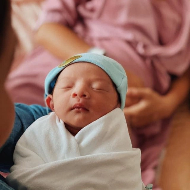 "หญิงแม้น" ม.ร.ว.แม้นนฤมาส กลายเป็นคุณแม่ป้ายแดง คลอดลูกชายคนแรกแล้ว