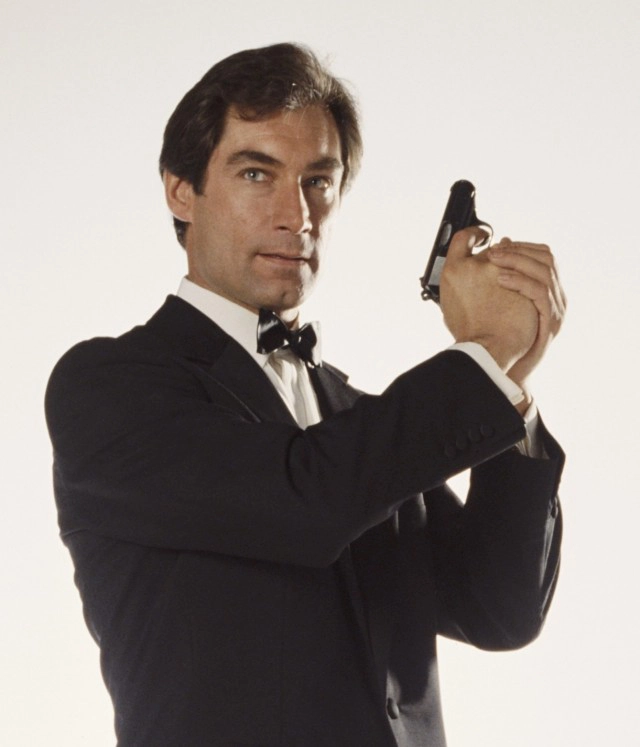 4 พระเอก "เจมส์ บอนด์" ร่วมอาลัย "ฌอน คอนเนอรี"