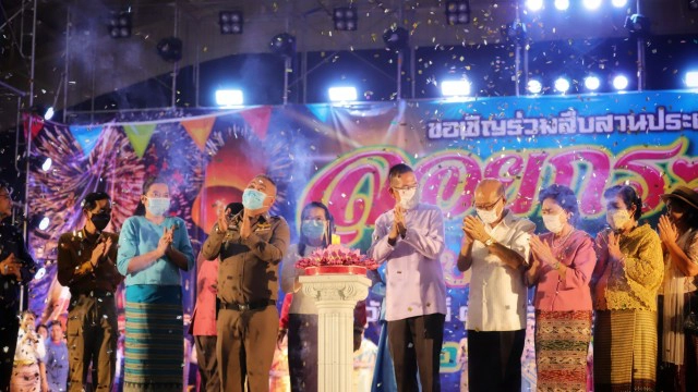 คึกคักบรรยากาศงานสืบสานประเพณีลอยกระทง และประกวดนางนพมาศจังหวัดปทุมธานี