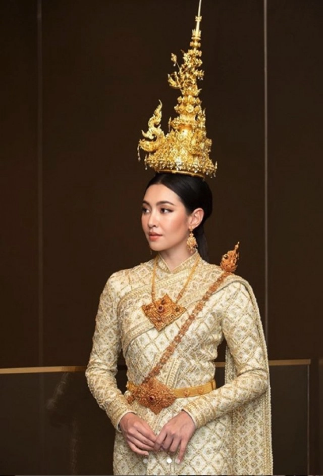 ส่องความงาม "เบลล่า ราณี" ในลุคชุดไทย กับเครื่องประดับมูลค่ากว่า 20 ล้าน!