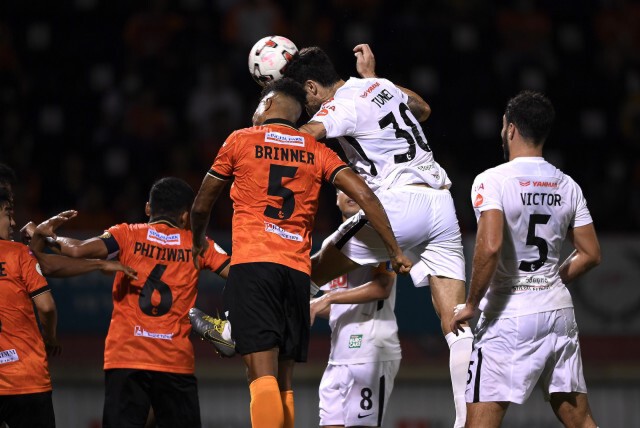 บีจี บุกไปชนะเชียงราย นำฝูง บุรีรัมย์ ถูกเมืองทอง เฉือน3-2