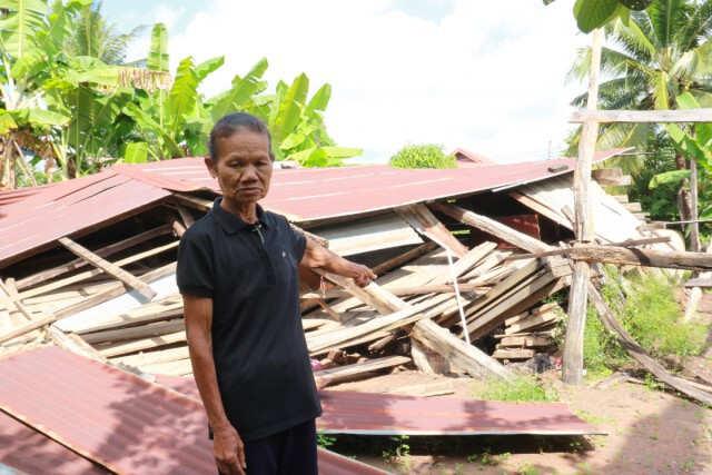 ฝนตกหนักดินยุบบ้านป้าวัย62พังถล่มทั้งหลัง
