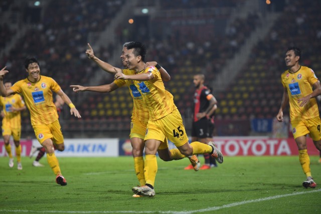 บีจี บุกไปชนะเชียงราย นำฝูง บุรีรัมย์ ถูกเมืองทอง เฉือน3-2