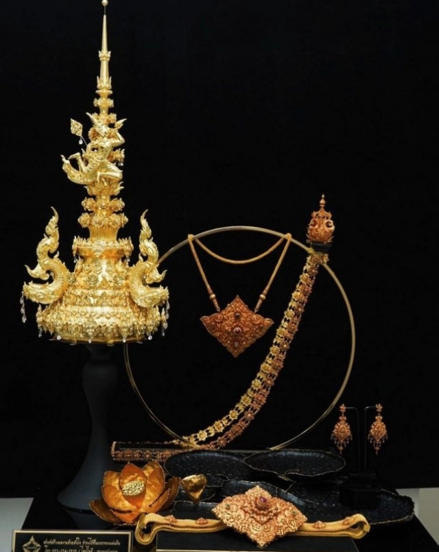 ส่องความงาม "เบลล่า ราณี" ในลุคชุดไทย กับเครื่องประดับมูลค่ากว่า 20 ล้าน!