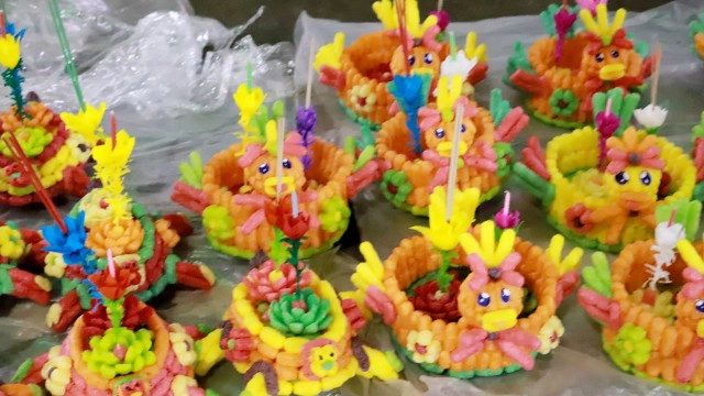 คึกคักบรรยากาศงานสืบสานประเพณีลอยกระทง และประกวดนางนพมาศจังหวัดปทุมธานี