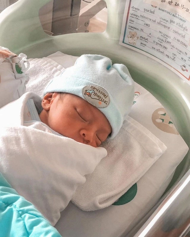 "หญิงแม้น" ม.ร.ว.แม้นนฤมาส กลายเป็นคุณแม่ป้ายแดง คลอดลูกชายคนแรกแล้ว