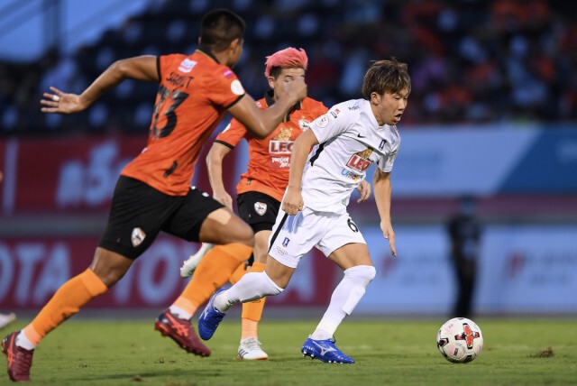 บีจี บุกไปชนะเชียงราย นำฝูง บุรีรัมย์ ถูกเมืองทอง เฉือน3-2