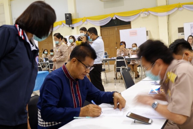 สมัครเลือกตั้ง อบจ.มหาสารคาม วันแรกคึกคัก