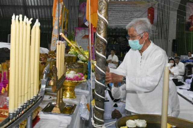 ‘รวมพระป่า’เจริญพระพุทธมนต์ ดับอาเพศ