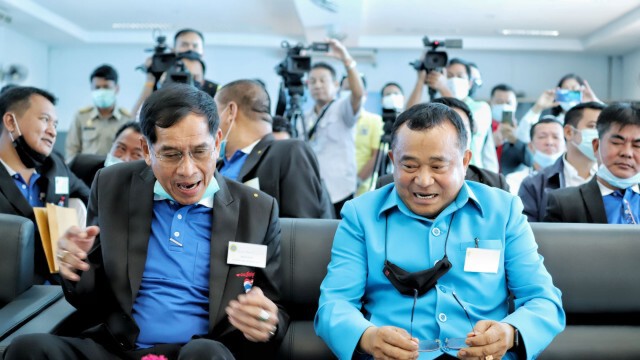 สมัครชิงนายก อบจ.ปทุมธานี ลุงชาญ-บิ๊กแจ๊ส กองเชียร์แห่ให้กำลังใจคึกคัก