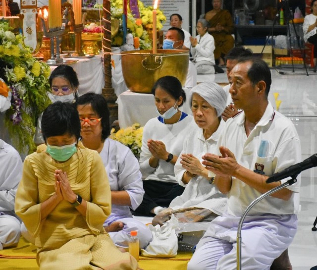 ‘รวมพระป่า’เจริญพระพุทธมนต์ ดับอาเพศ